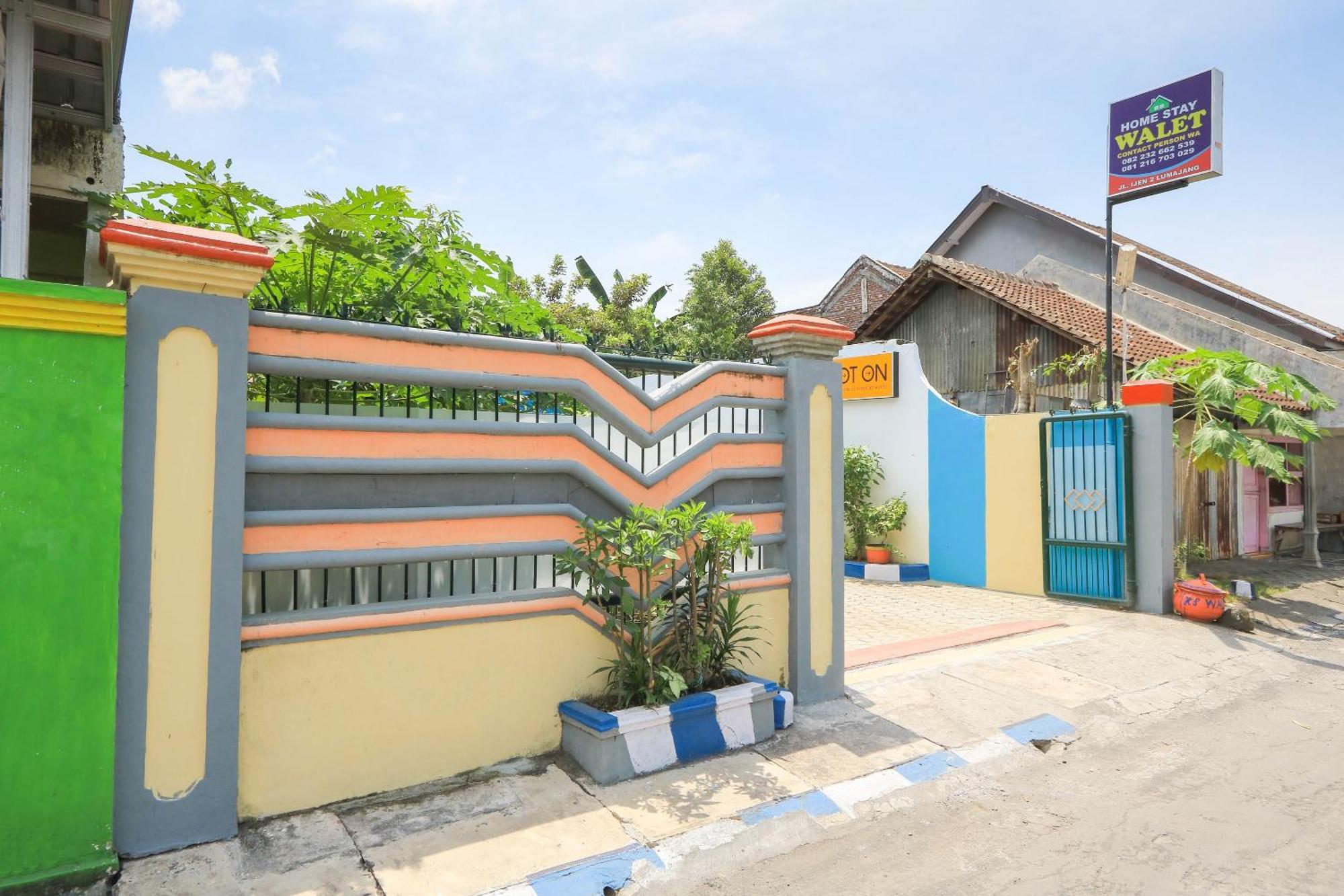 Oyo 2440 Wallet Family Residence Syariah Lumajang Экстерьер фото